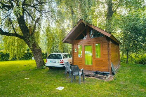 Camping Groeneveld - Verblijf in trekkershut met auto parking